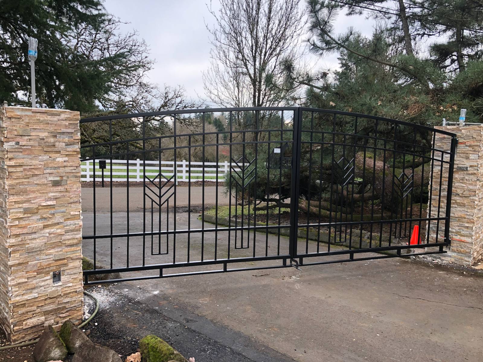 Custom metal double driveway gate — Vancouver, WA area