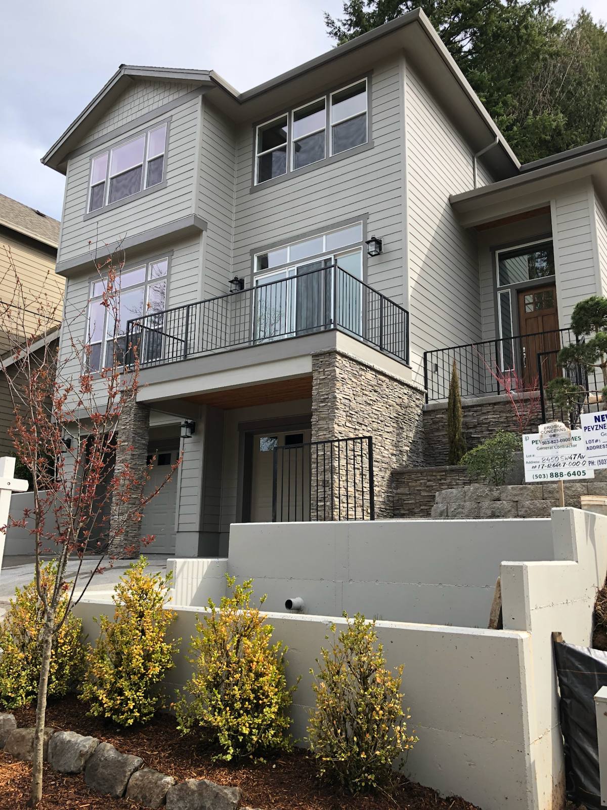 Modern metal deck railing on an elevated deck in a Portland-area home