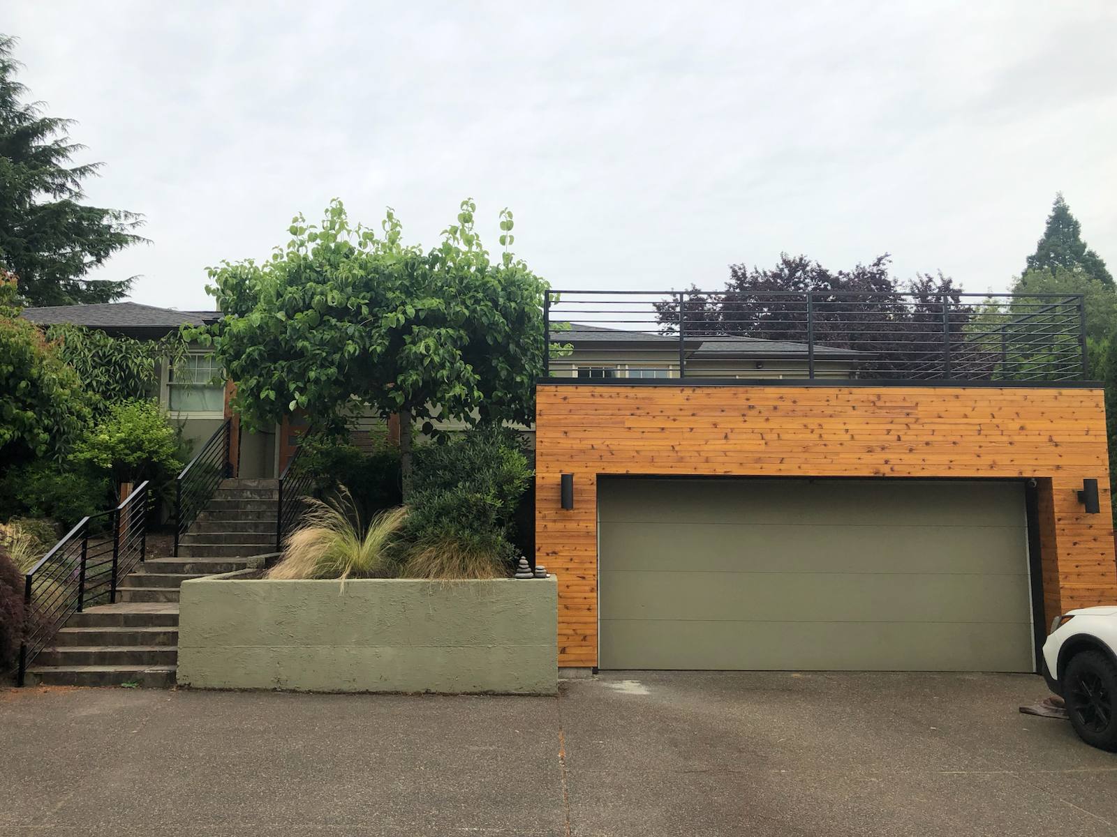 Modern metal deck railing on an elevated deck — custom metalwork, Portland