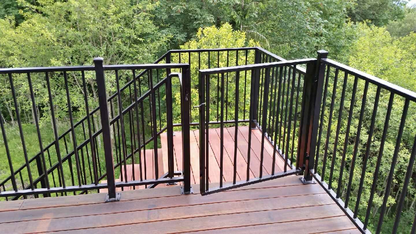 Modern metal deck railing on an elevated deck — Portland, OR